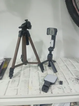 Trípode, Gimbal y Foco LED