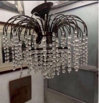 Lámpara antigua de metal con cristales