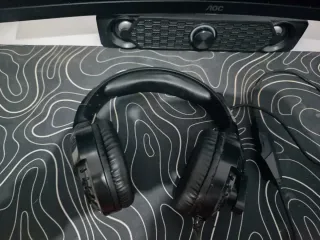 Cascos negros ideales para jugar