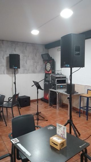 Altavoz Electro-Voice ELX112 + XTI 1002