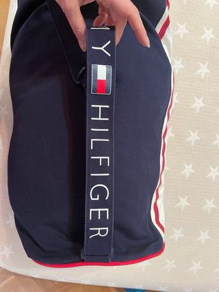 Bolsa Deporte Tommy Hilfiger Azul y Blanca