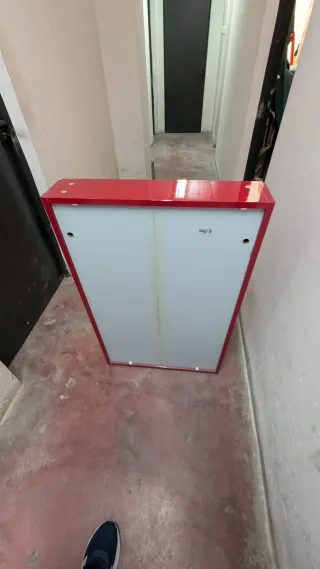 Estante de baño rojo
