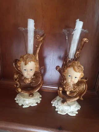 Pareja de ángeles portavelas