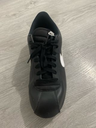 Zapatillas Nike Cortez Negras y Blancas