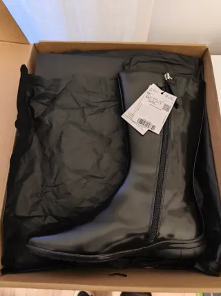 Botín piel Mango punta cuadrada negro