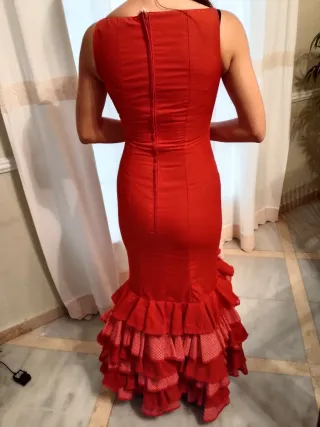 Traje de flamenca rojo con volantes