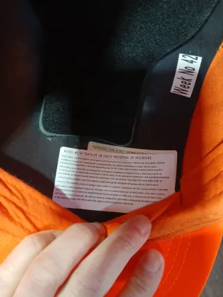 Gorra Antigolpes Naranja con Malla