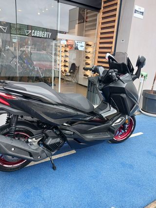 Honda Forza 125 Negra