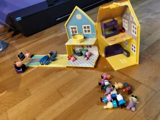 Casa Peppa Pig con figuras y accesorios