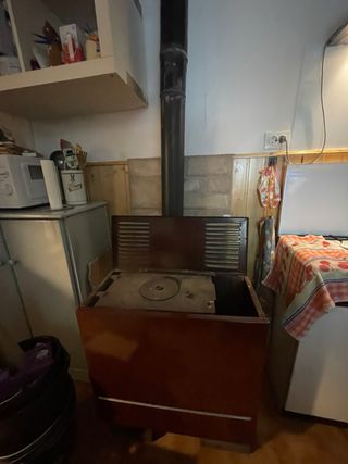 Cocina de leña marrón