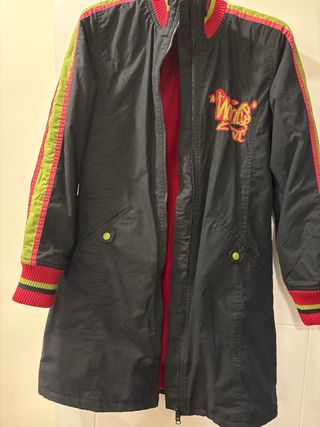 Abrigo Vintage Negro y Rojo