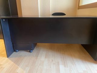 Mesa de escritorio de madera negra