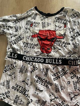 Conjunto Pijama Corto Chicago Bulls Talla M
