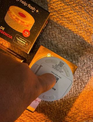 Baliza v16 homologada DGT geolocalizada Help Flash