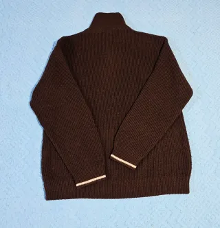 Set de 02 jerseys y 01 pack de 04 calcetines.