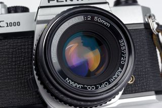 Pentax K1000 + SMC Pentax-M 50mm 1:2