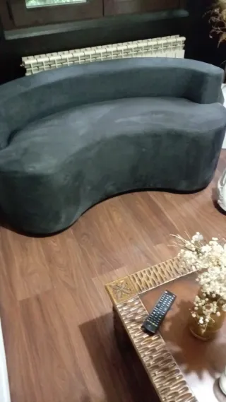 Sillón de diseño curvo tapizado en ante