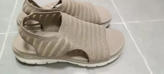 Sandalias Skechers Mujer Beige