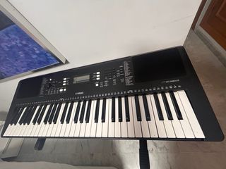 Teclado Yamaha PSR-E363. Muy poco uso