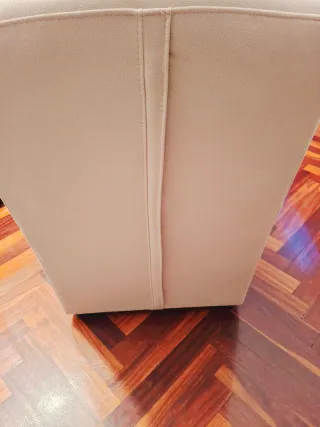 Sillón orejero tapizado Bay