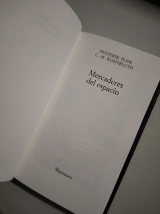 Mercaderes Del Espacio