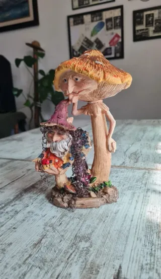 Figura Decorativa Duende y Seta