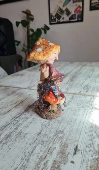 Figura Decorativa Duende y Seta