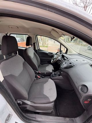 Ford E-Transit Courier 2015