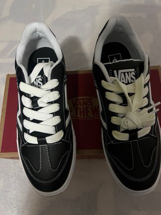 Zapatillas Vans Upland Negras/Blancas Talla 44