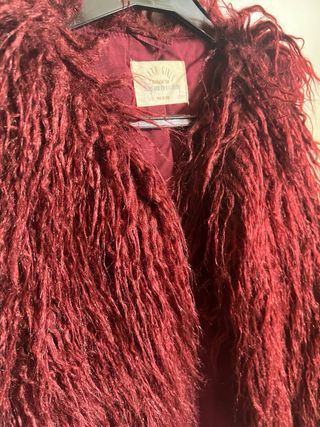 Chaleco pelo Zara Girls burdeos talla 13/14