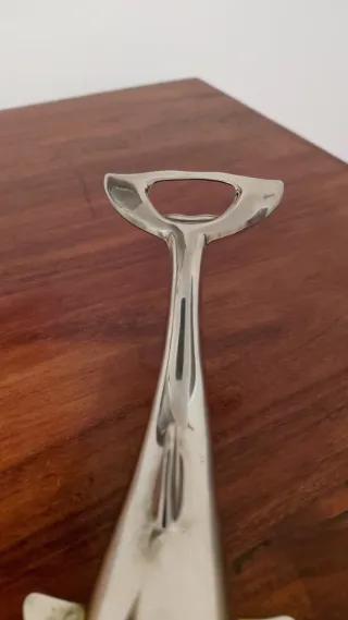 Apribottiglie a forma di delfino