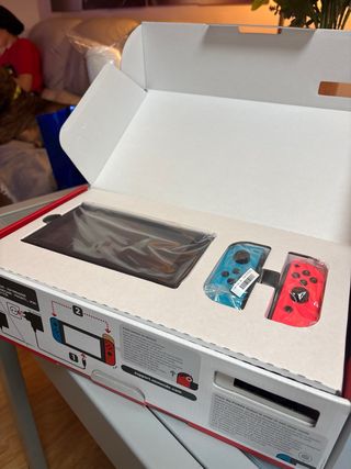 Nintendo Switch + Joy-Con
