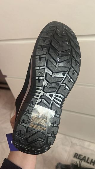 Deportivas polar negras y grises