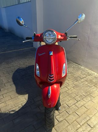 Vespa Primavera 49cc Roja