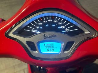 Vespa Primavera 49cc Roja