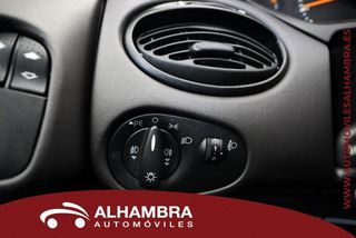 Ford FOCUS sedan 1.6 GHIA 4P