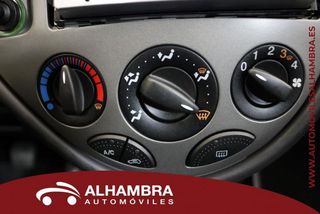 Ford FOCUS sedan 1.6 GHIA 4P