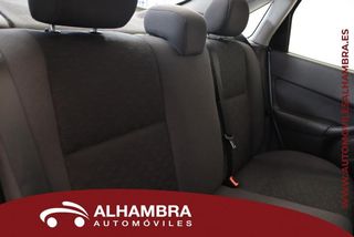 Ford FOCUS sedan 1.6 GHIA 4P