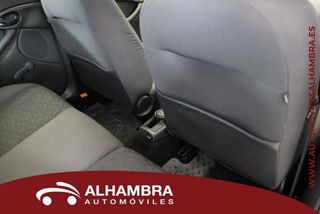 Ford FOCUS sedan 1.6 GHIA 4P