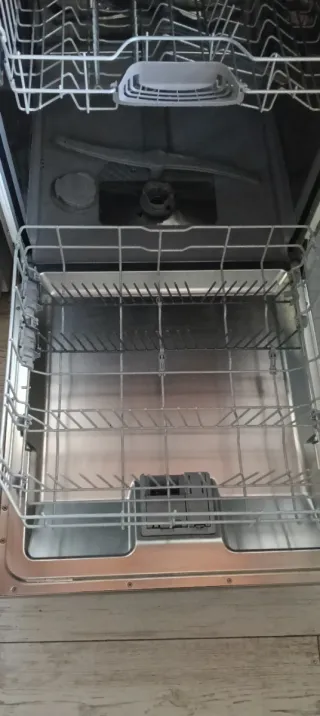 Lavavajillas plateado Medidas 60 x 60 x 76