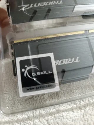 Kit RAM G.SKILL Trident Z DDR4 16GB F4 3200 C16D