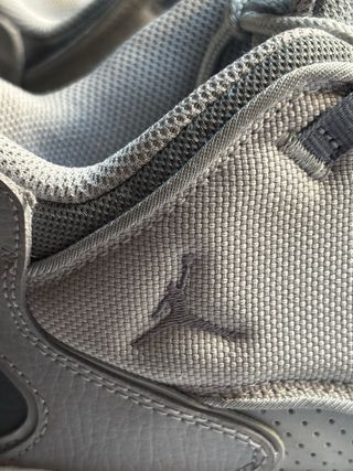 Nike Jordan Max Aura 4 Gris/Blanco