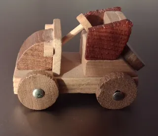 Set 2 modellini legno artigianali: camion e auto