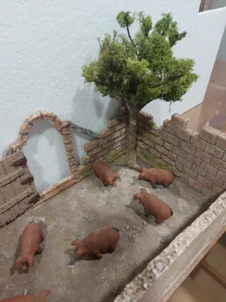Cercado con cochinos y árbol para figuras 12-13 cm
