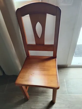Sillas de madera x 2