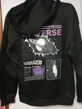 Sudadera Negra Estampado Universo