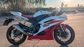 Yamaha YZF R6 2007 Roja y Blanca