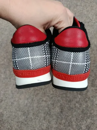 Zapatillas Carolina Herrera Negras y Rojas