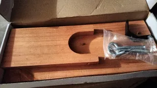 Jamonero de madera con accesorios