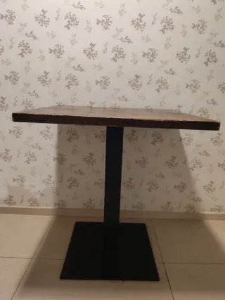 Mesa de cocina madera y metal